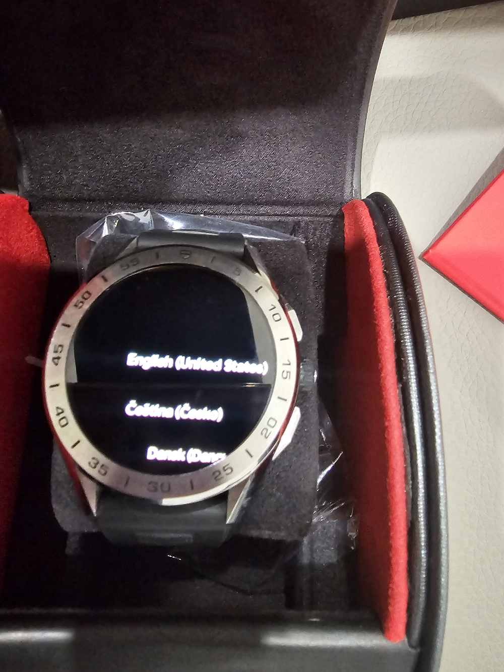 TAG Heuer Connected Smartwatch Black/Silver With Exclusive Special Edition Box